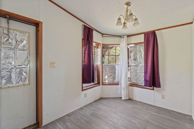 53 Pine Oak Lane, Huntsville, TX 77340