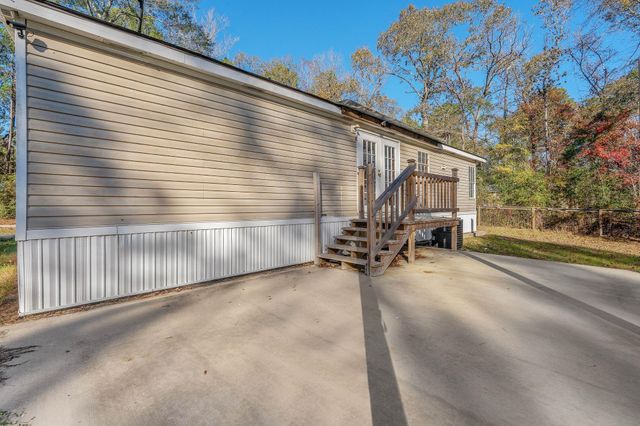 53 Pine Oak Lane, Huntsville, TX 77340