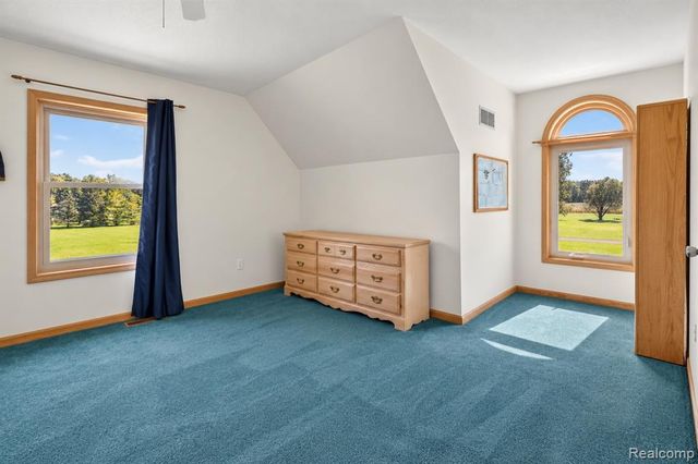800 Mary Lee Drive, Carleton, MI 48117