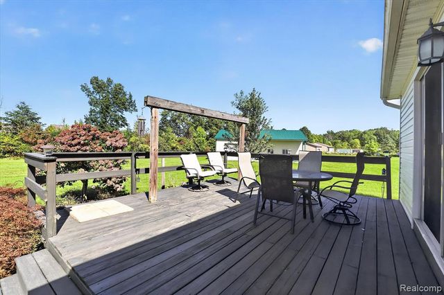 800 Mary Lee Drive, Carleton, MI 48117