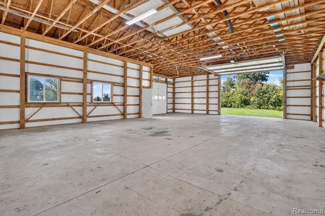 800 Mary Lee Drive, Carleton, MI 48117