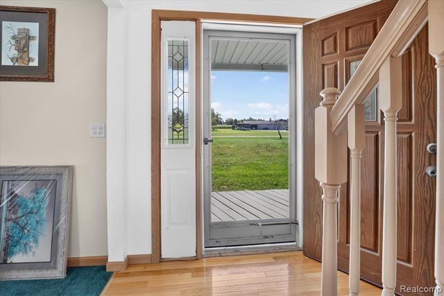 800 Mary Lee Drive, Carleton, MI 48117