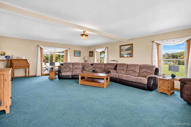 800 Mary Lee Drive, Carleton, MI 48117