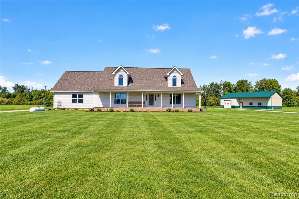 800 Mary Lee Drive, Carleton, MI 48117