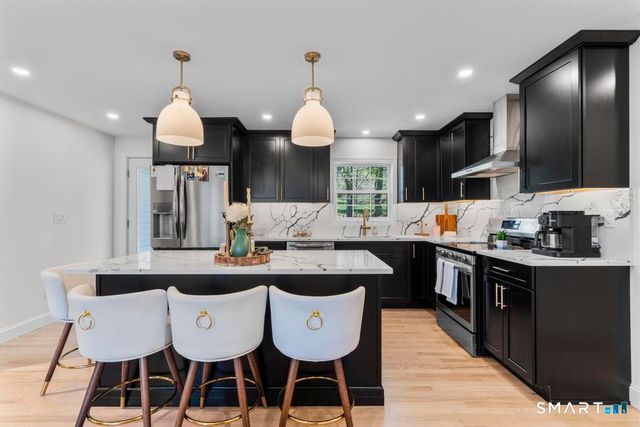 1944 Moose Hill Road, Guilford, CT 06437