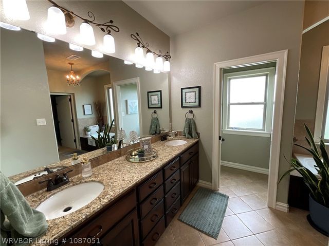 3414 Bugscuffle Road, Lavaca, AR 72941