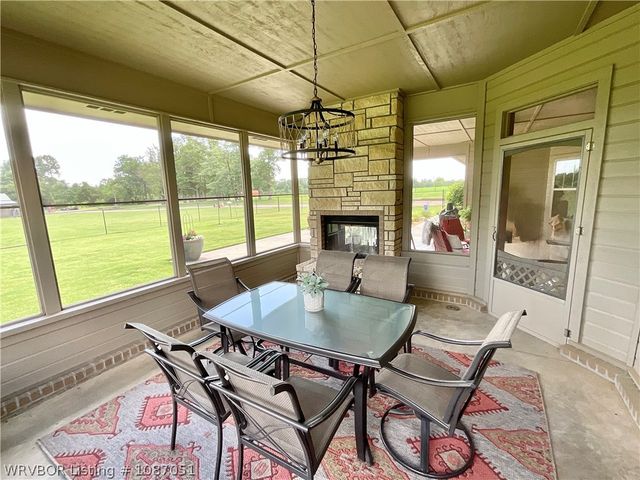 3414 Bugscuffle Road, Lavaca, AR 72941