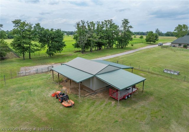 3414 Bugscuffle Road, Lavaca, AR 72941
