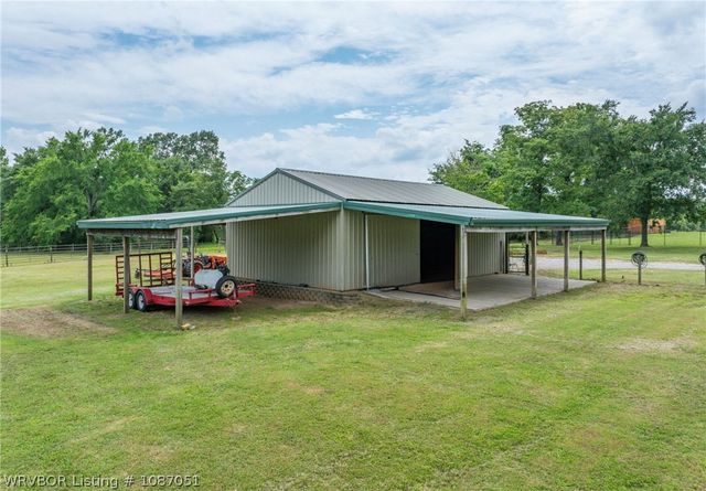 3414 Bugscuffle Road, Lavaca, AR 72941