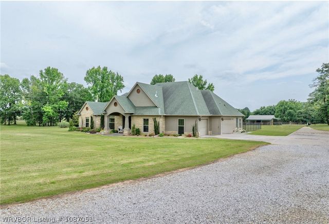 3414 Bugscuffle Road, Lavaca, AR 72941