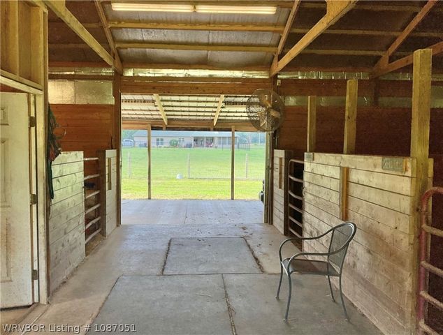 3414 Bugscuffle Road, Lavaca, AR 72941