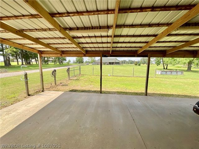 3414 Bugscuffle Road, Lavaca, AR 72941