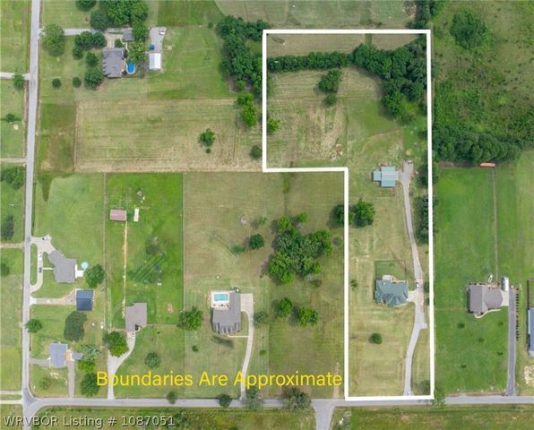 3414 Bugscuffle Road, Lavaca, AR 72941