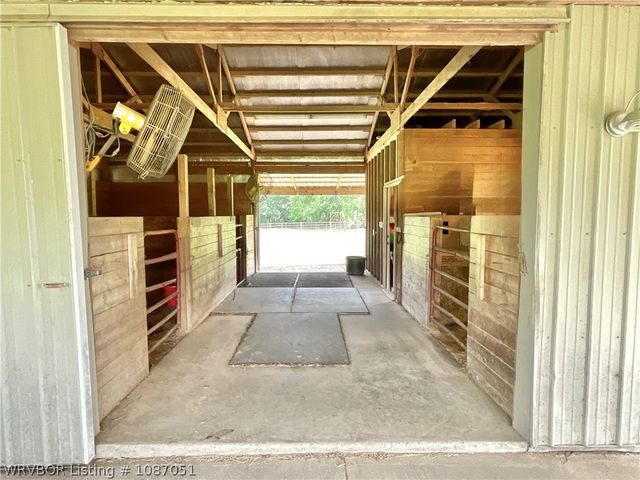 3414 Bugscuffle Road, Lavaca, AR 72941