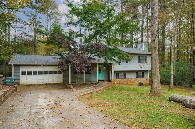 942 Cadencia SW Way, Lilburn, GA 30047