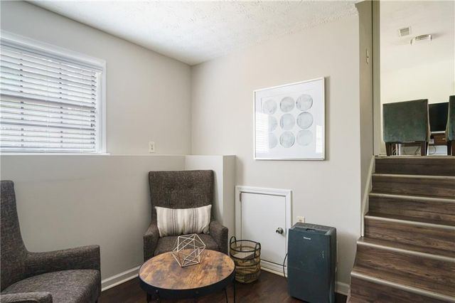 942 Cadencia SW Way, Lilburn, GA 30047