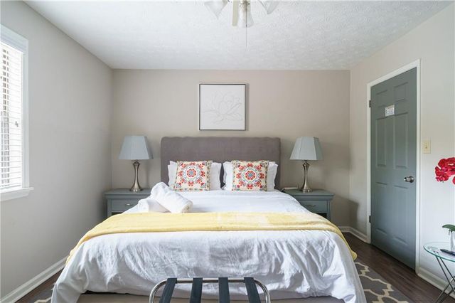 942 Cadencia SW Way, Lilburn, GA 30047