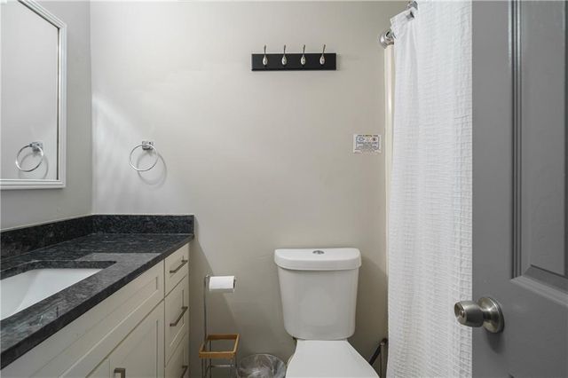 942 Cadencia SW Way, Lilburn, GA 30047