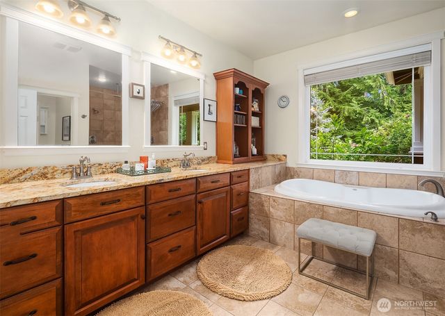 4046 Rachel Road, Clinton, WA 98236