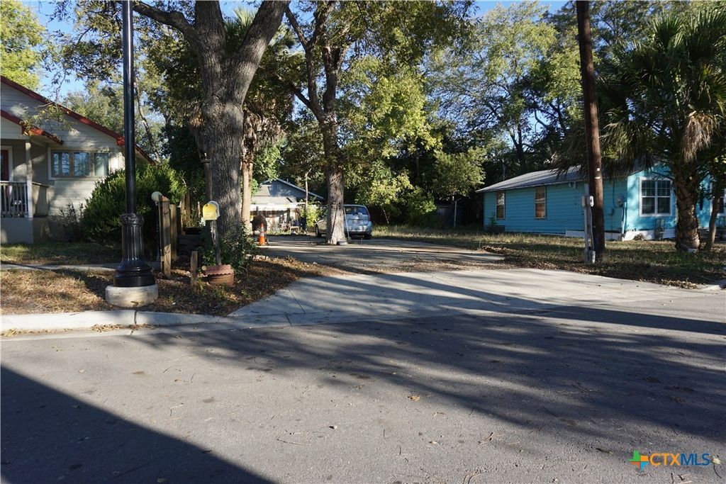 328 Wavell Street, San Marcos, TX 78666