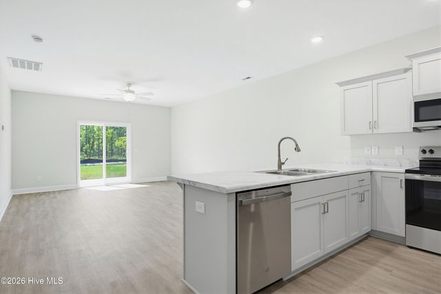 221 Sandpiper Place, Holly Ridge, NC 28445