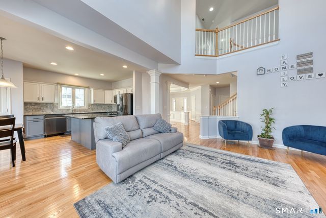 194 Sterling Drive 194, Newington, CT 06111