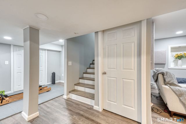 194 Sterling Drive 194, Newington, CT 06111