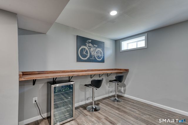 194 Sterling Drive 194, Newington, CT 06111