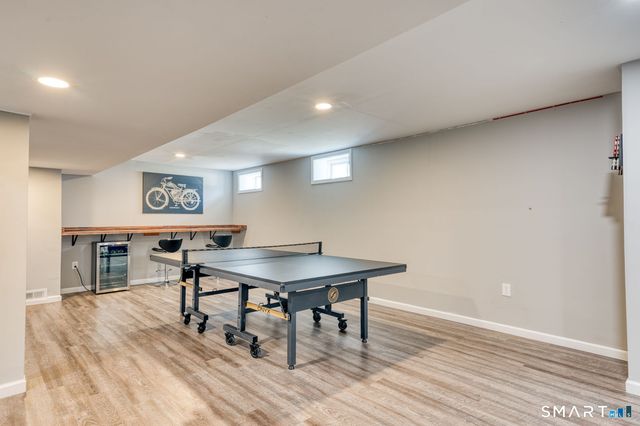 194 Sterling Drive 194, Newington, CT 06111