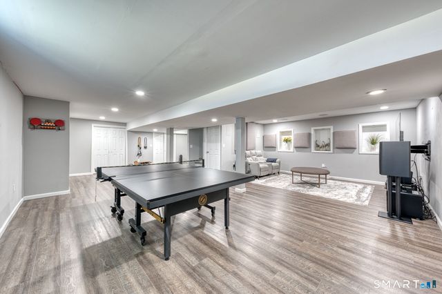 194 Sterling Drive 194, Newington, CT 06111