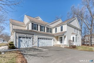 194 Sterling Drive 194, Newington, CT 06111