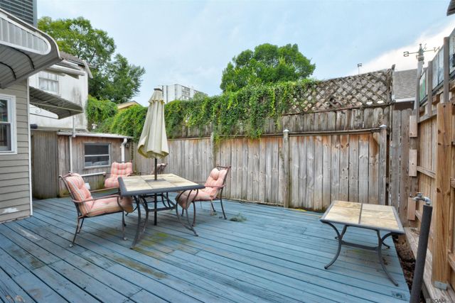 647 Bungalow Ln, Baton Rouge, LA 70802