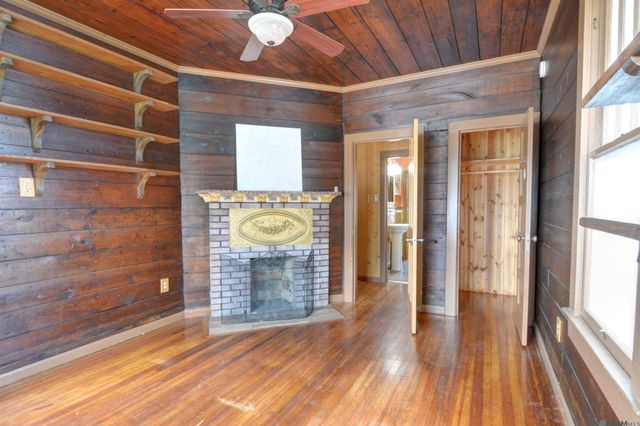 647 Bungalow Ln, Baton Rouge, LA 70802