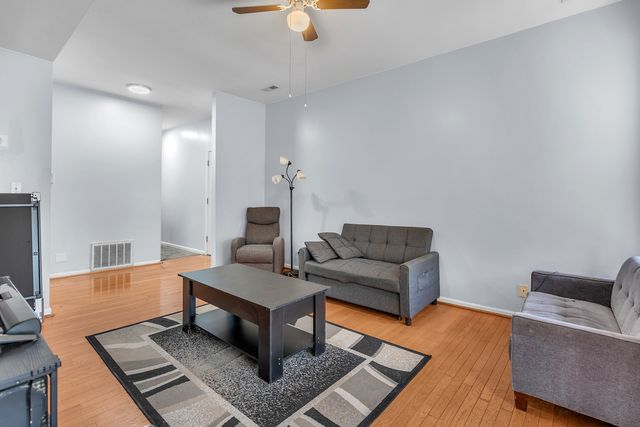 6706 S Ridgeland Avenue 3C, Chicago, IL 60649