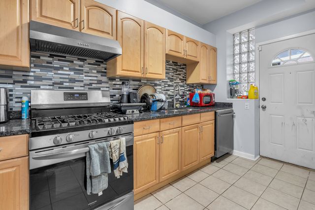 6706 S Ridgeland Avenue 3C, Chicago, IL 60649