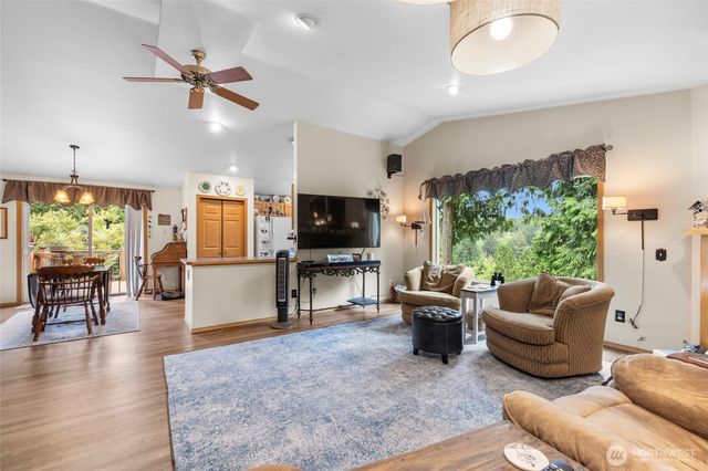 654 Crest Lane, Sedro Woolley, WA 98284