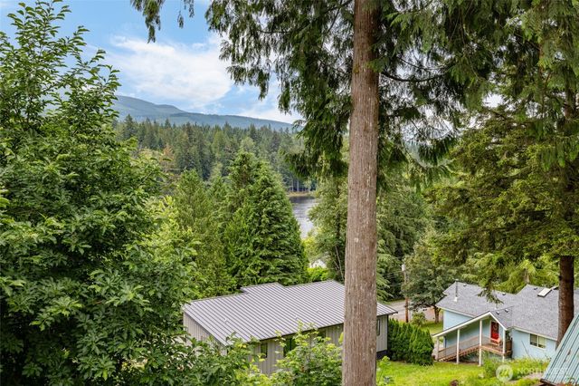 654 Crest Lane, Sedro Woolley, WA 98284