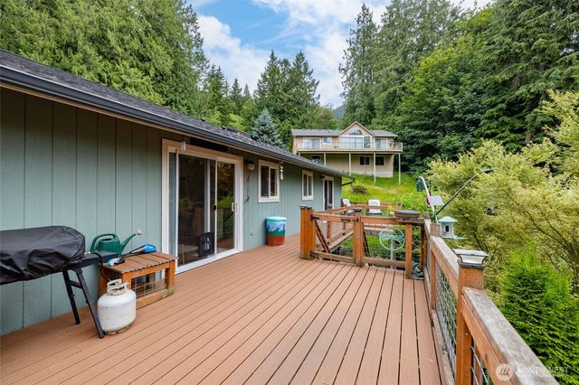 654 Crest Lane, Sedro Woolley, WA 98284