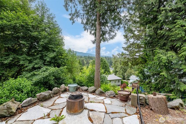 654 Crest Lane, Sedro Woolley, WA 98284