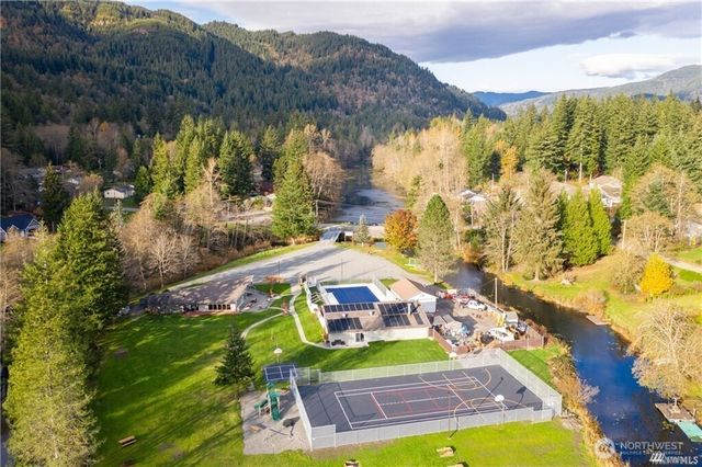 654 Crest Lane, Sedro Woolley, WA 98284