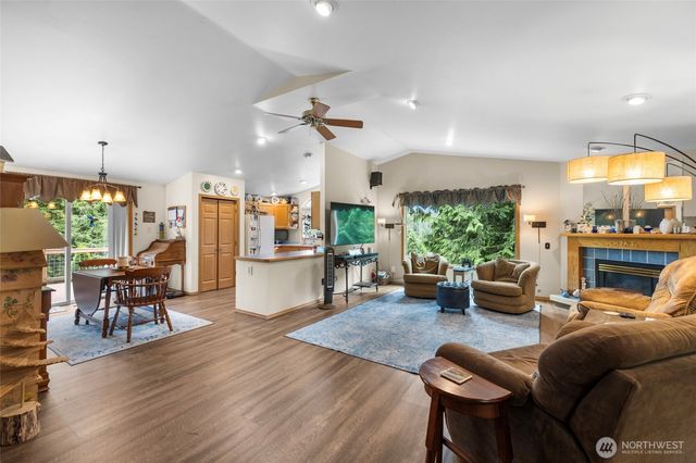 654 Crest Lane, Sedro Woolley, WA 98284