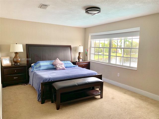 155 Granada Ave, Weston, FL 33326