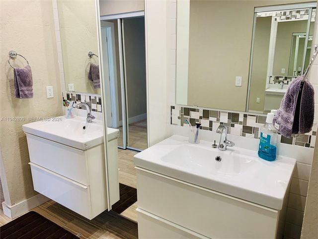 155 Granada Ave, Weston, FL 33326