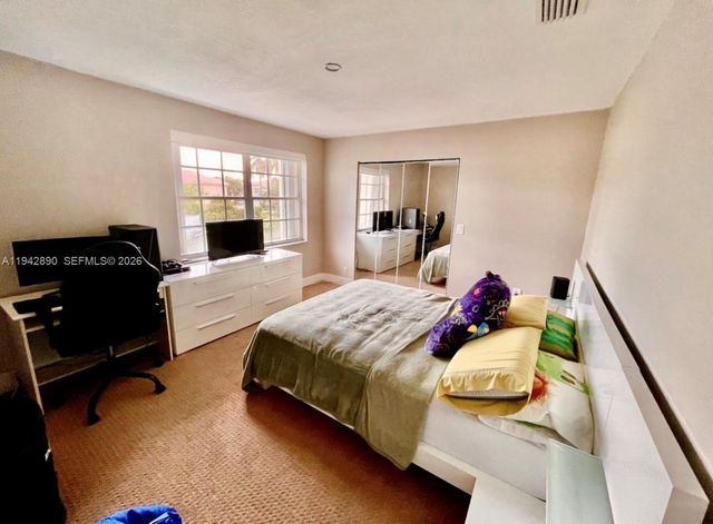 155 Granada Ave, Weston, FL 33326