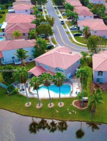 155 Granada Ave, Weston, FL 33326