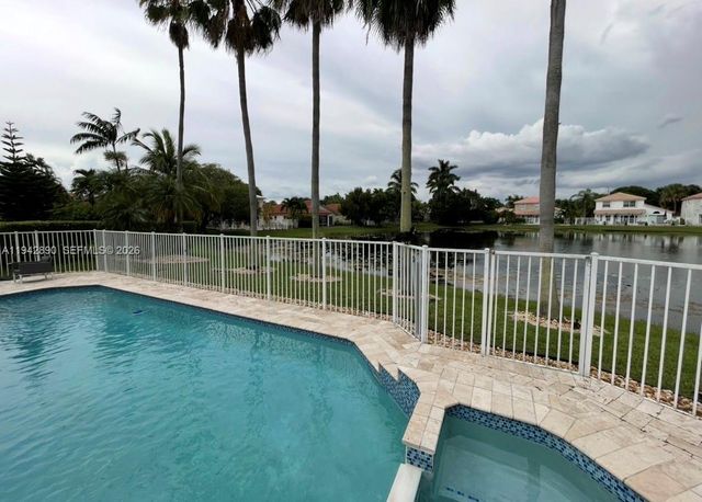 155 Granada Ave, Weston, FL 33326