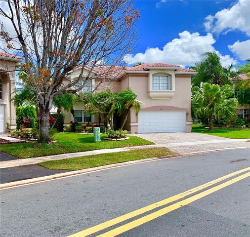 155 Granada Ave, Weston, FL 33326