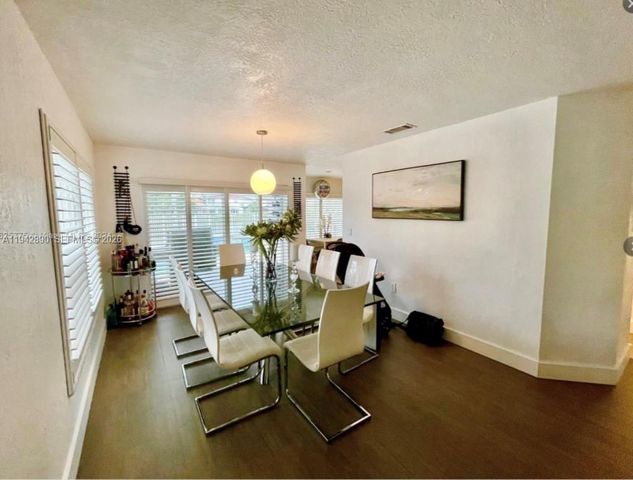 155 Granada Ave, Weston, FL 33326