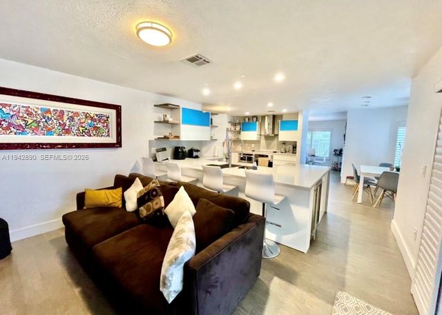 155 Granada Ave, Weston, FL 33326