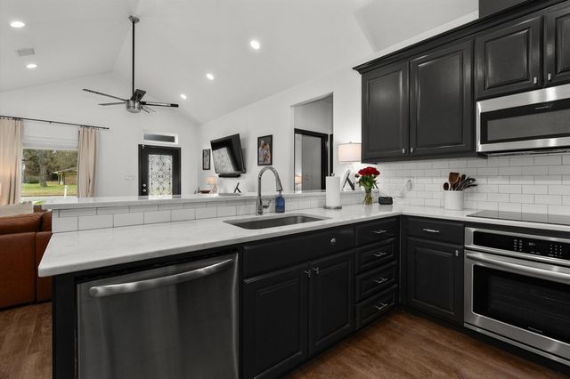 192 N Pinewood DR, Carthage, TX 75633